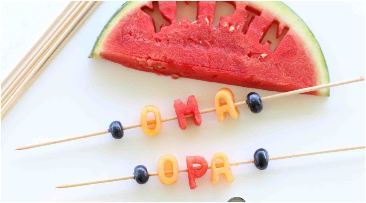 DIY Melonen-Buchstaben als Tischkarten für die Sommerparty