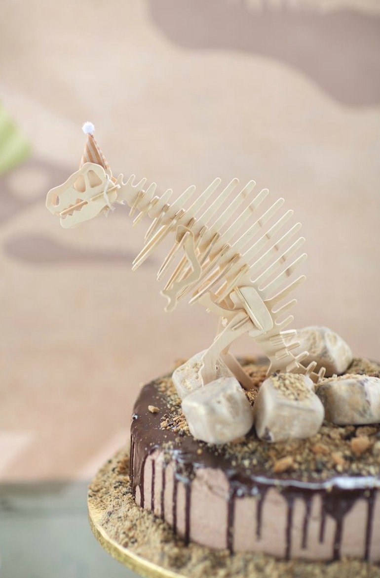 Dinosaurier Kindergeburtstag für kleine Forscher mit süßer Deko und tollen DIY Ideen zum nachmachen 