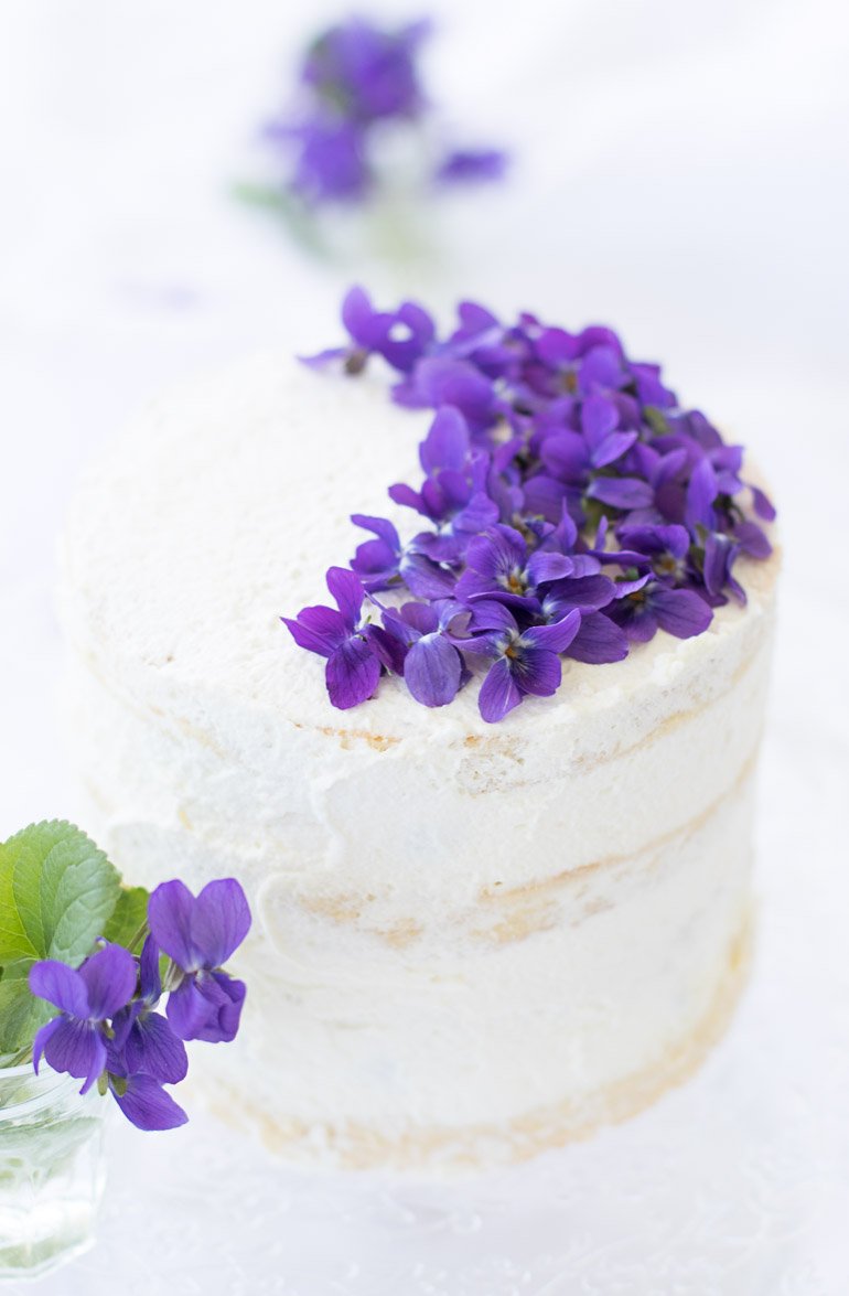 30 Minuten Torte mit essbaren Blüten & Veilchen